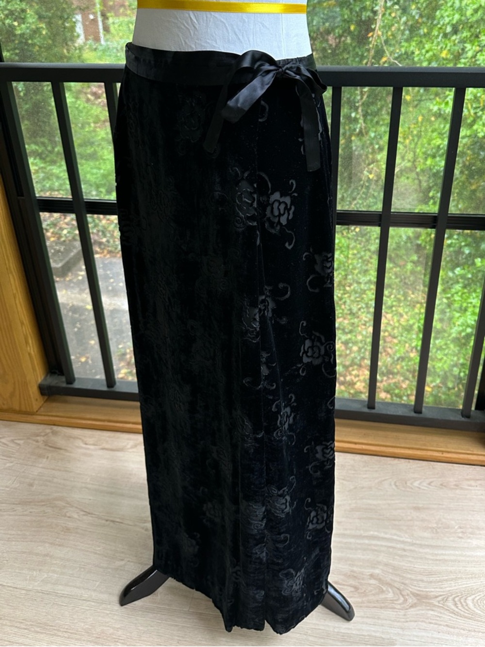 Gap Velvet Burnout Floral Maxi Wrap Skirt 90s Y2K BohoLuxe Whimsigoth Witchy ~ 8 - Picture 7 of 15